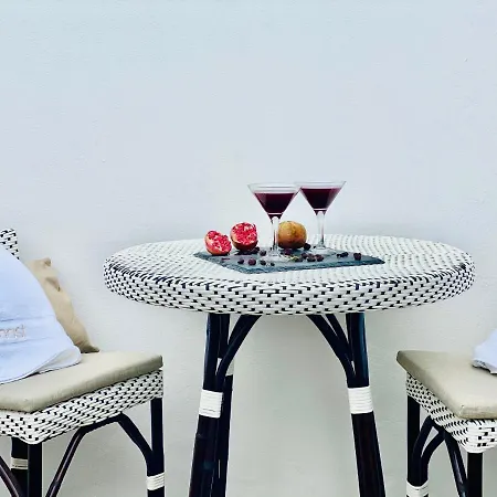 Canaryislandshost L The Secret