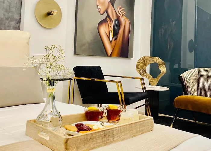 Canaryislandshost L The Secret