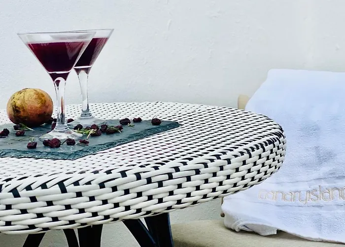 Canaryislandshost L The Secret Playa Honda (Lanzarote)