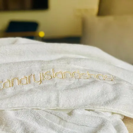 Canaryislandshost L The Secret * 宏达海滩