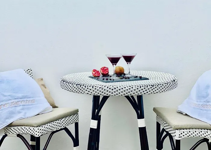 Canaryislandshost L The Secret